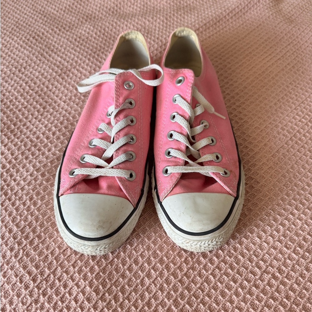 Pink converse